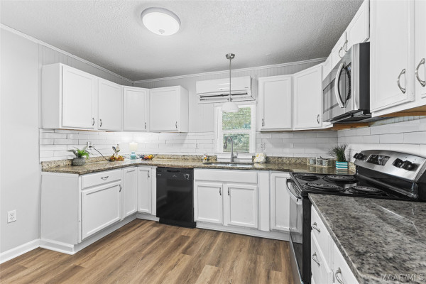 3255 WILLOW LANE Drive