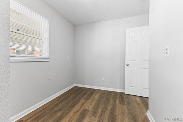 3255 WILLOW LANE Drive
