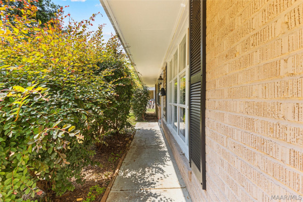 3255 WILLOW LANE Drive