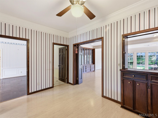 3152 Rolling Road Circle