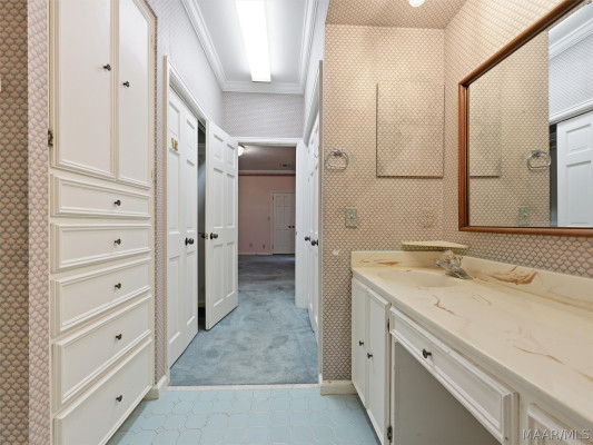 3152 Rolling Road Circle