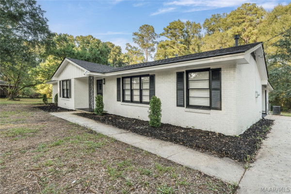 414 Daphne Lane