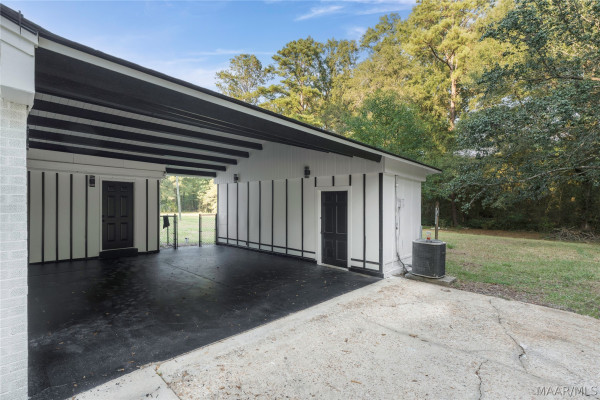 414 Daphne Lane