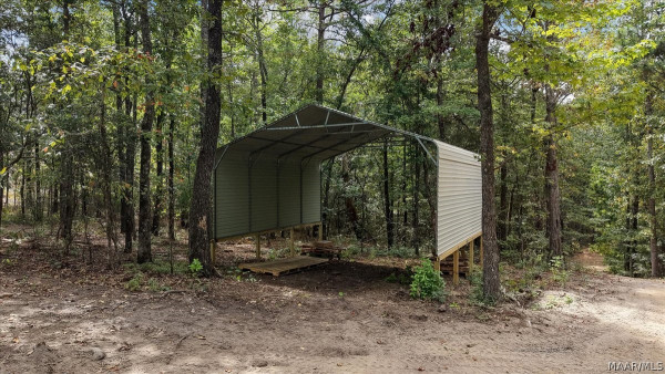 162 County Rd 20 . E