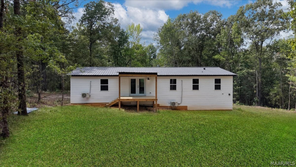 162 County Rd 20 . E