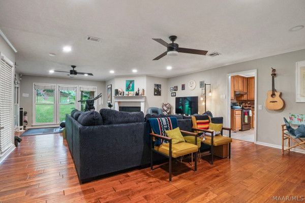 3958 Croydon Road