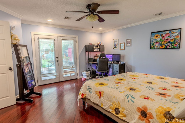217 Ridgewood Road