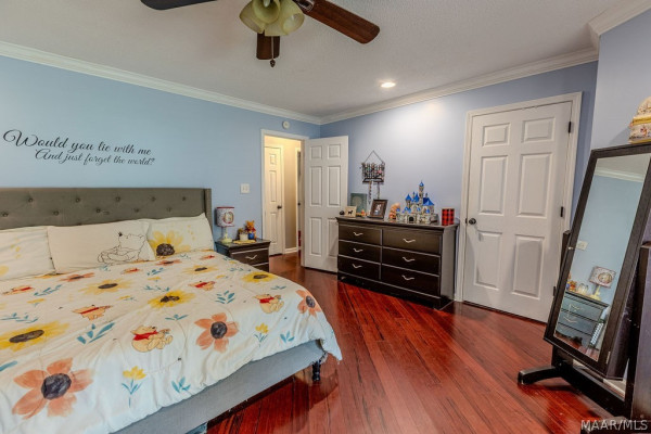217 Ridgewood Road