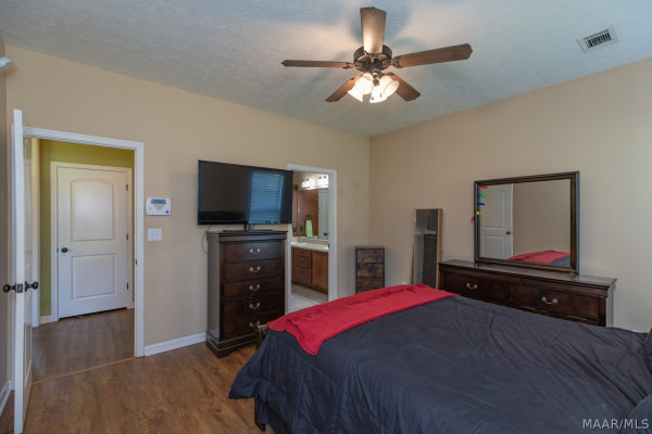 3913 Brookshire Way