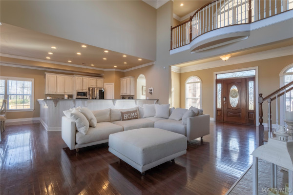 402 Menawa Pass