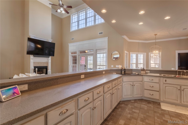 402 Menawa Pass