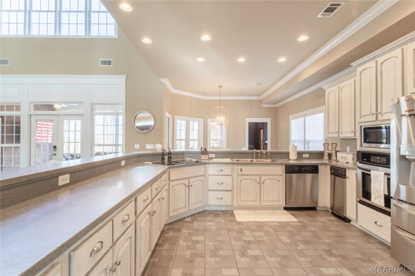 402 Menawa Pass