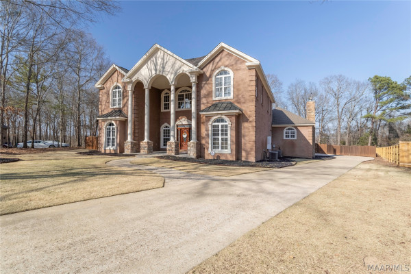 402 Menawa Pass