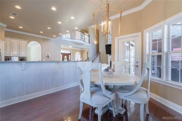 402 Menawa Pass