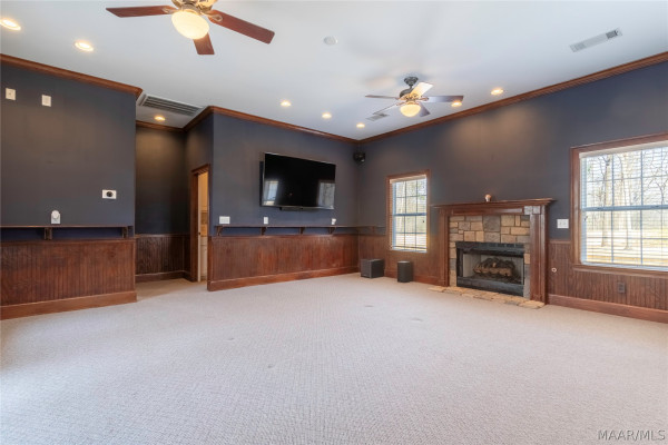 402 Menawa Pass
