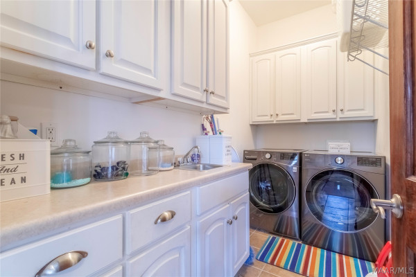 402 Menawa Pass