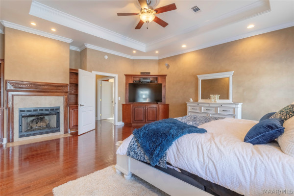 402 Menawa Pass
