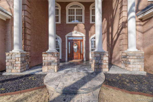402 Menawa Pass