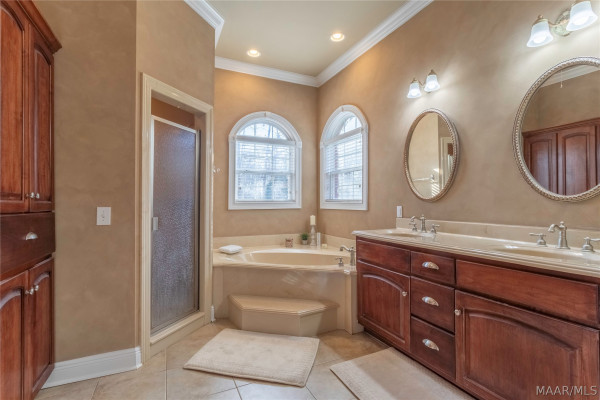 402 Menawa Pass