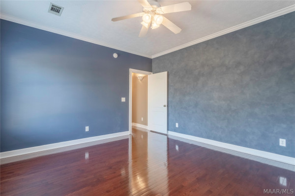 402 Menawa Pass