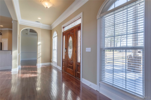 402 Menawa Pass