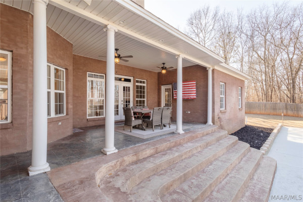 402 Menawa Pass