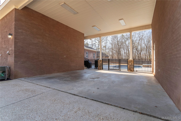 402 Menawa Pass