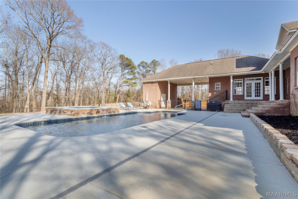 402 Menawa Pass