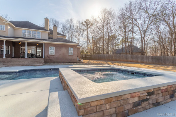 402 Menawa Pass