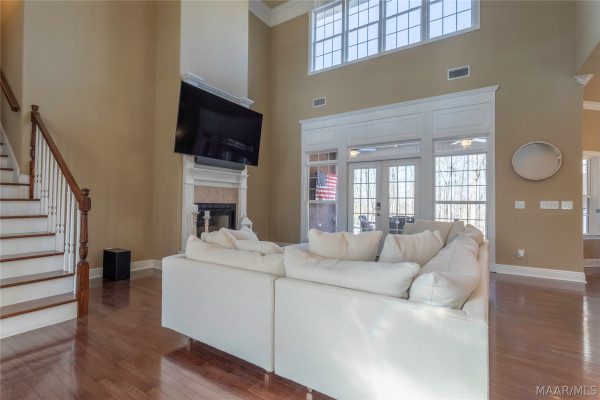 402 Menawa Pass