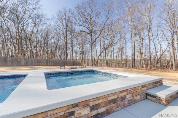 402 Menawa Pass