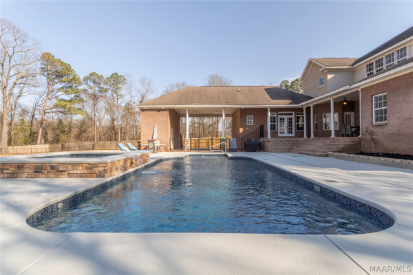 402 Menawa Pass