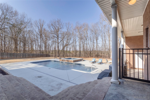 402 Menawa Pass