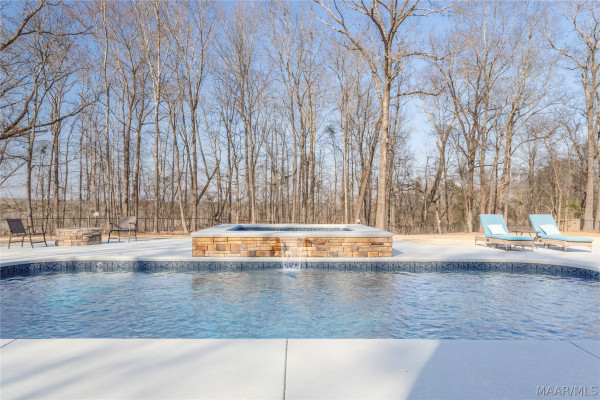 402 Menawa Pass