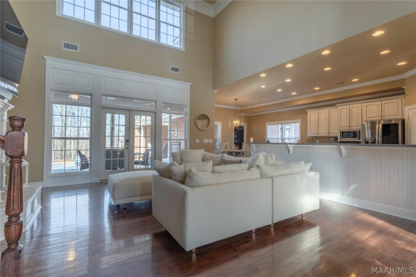 402 Menawa Pass