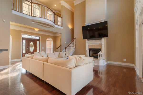 402 Menawa Pass