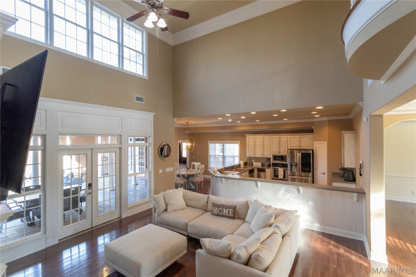 402 Menawa Pass