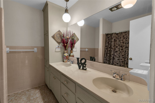 3581 Foxhall Drive