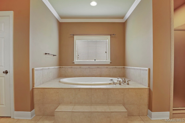 1025 Ivybridge Court