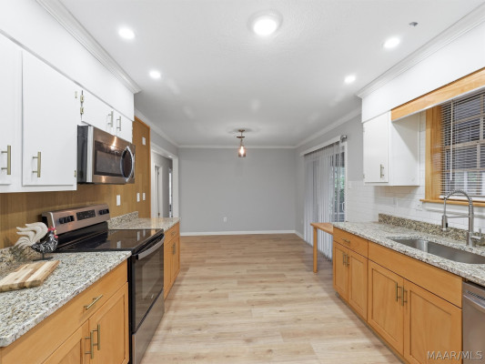 3808 HAYNES Lane