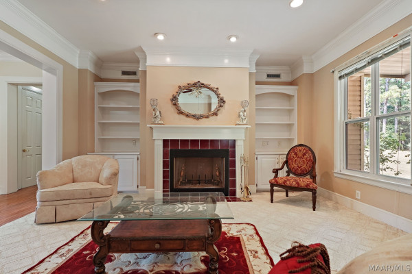 899 LEXINGTON Lane