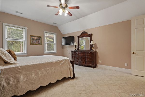 899 LEXINGTON Lane
