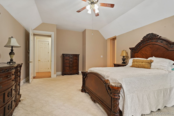 899 LEXINGTON Lane