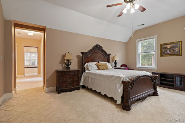 899 LEXINGTON Lane