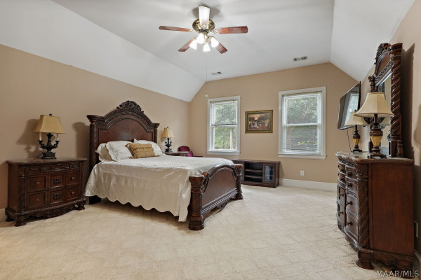 899 LEXINGTON Lane