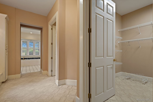 899 LEXINGTON Lane