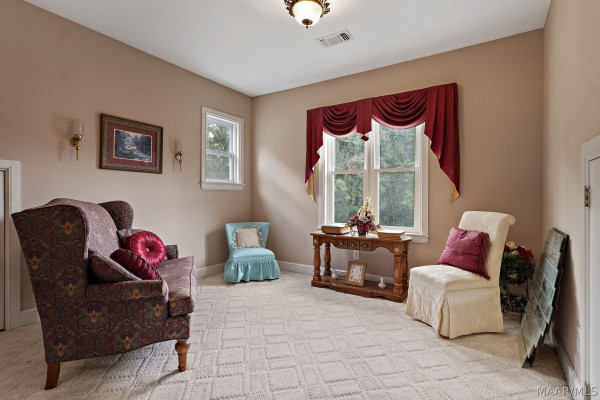 899 LEXINGTON Lane