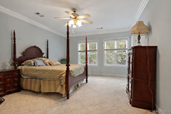 899 LEXINGTON Lane