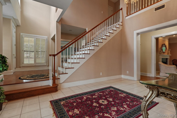 899 LEXINGTON Lane