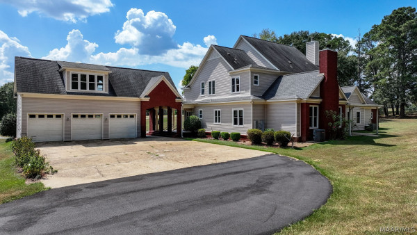 899 LEXINGTON Lane